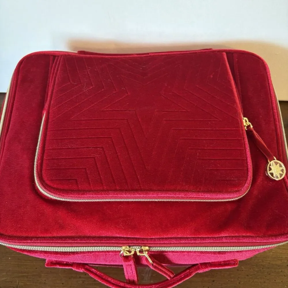 Estée Lauder Red Makeup Case Zip Handle Polyester/Spandex 11x8x4 in